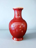 Vaso-a-balaustro-in-porcellana-color-sangue-di-Bue-periodo-Tongzhi-Cina-seconda-meta-800