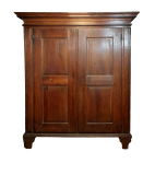 SOLD-Armadio-lombardo-in-noce-seconda-meta-XVIII-sec