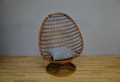 SOLD-Poltrona-a-forma-di-uovo-in-bambù-e-rattan-anni-60