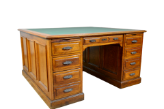 SOLD-Grande-scrivania-a-doppia-postazione-in-rovere-anni-20