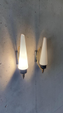 Coppia-di-applique-in-vetro-opalino-e-ottone-Italia-anni-50